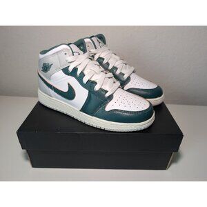 Air Jordan 1 Mid SE (GS) White/Sail Oxidized Green (FQ8088 103) - Size 4Y
